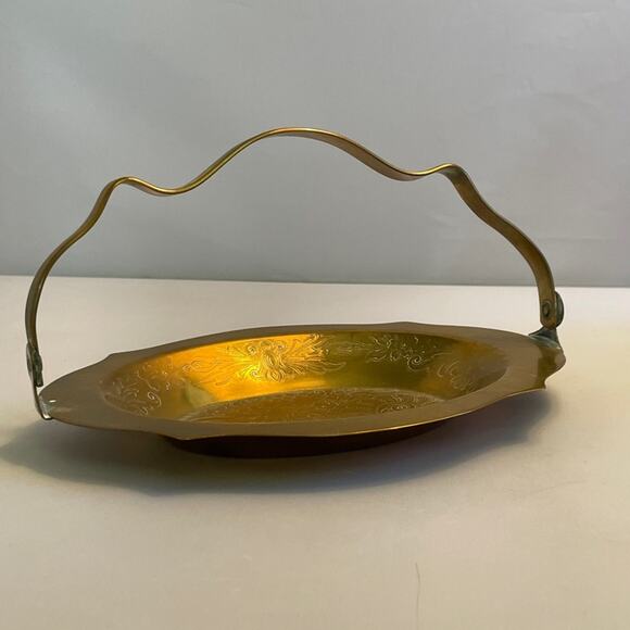Etched Brass Ashtray or Dish with Swing‎ Handle - Picture 2 of 10